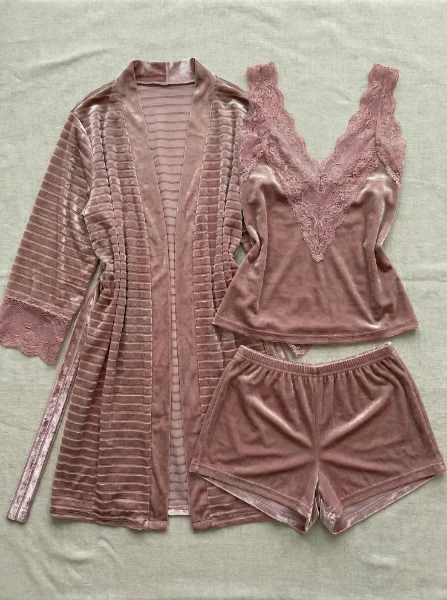 Picture of women's lingerie